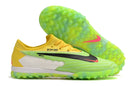 Chuteira Nike React Phantom GX Pro Society